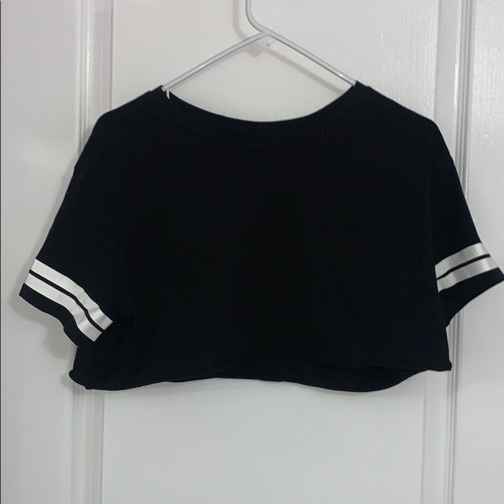 H&M Black Crop Too